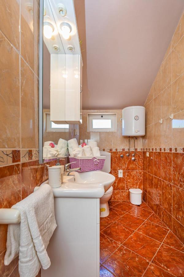 Apartments Bralovic Orasac Bagian luar foto